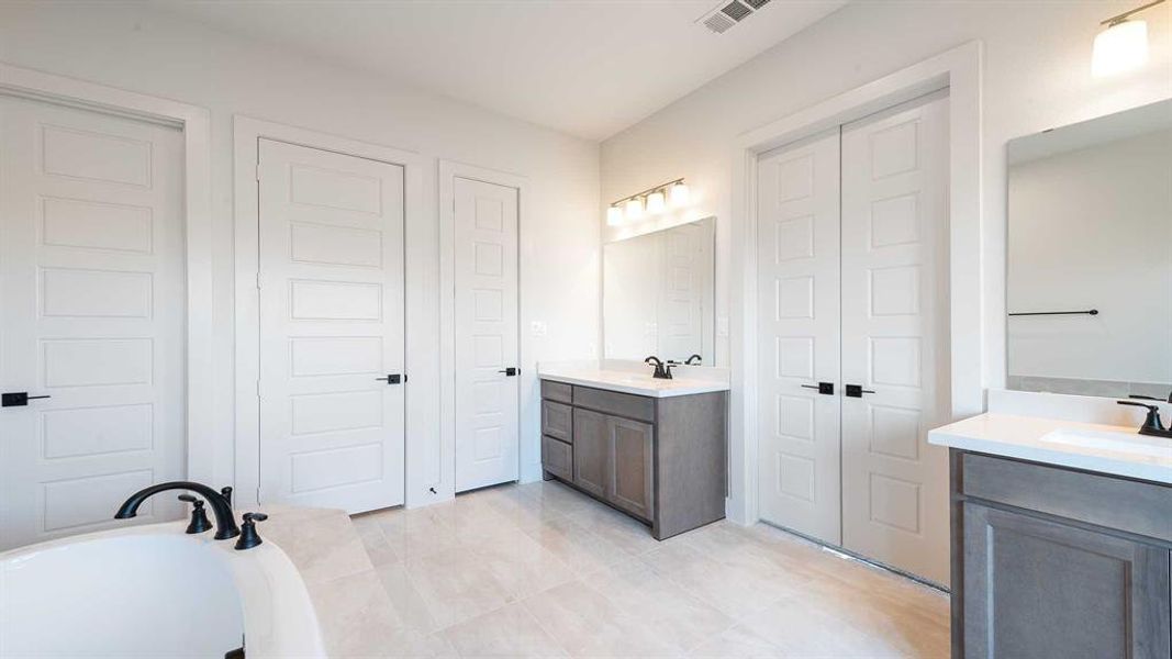 Furnished interior view inside a new home in Mosaic 50', Celina (Image 10). Furnished interior view inside a new home in Mosaic 50', Celina (Image 10).