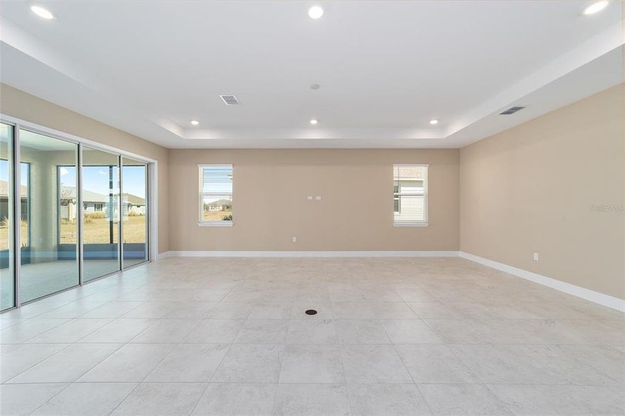 Spacious, unfurnished interior of a new home in , Ocala (Image 39).