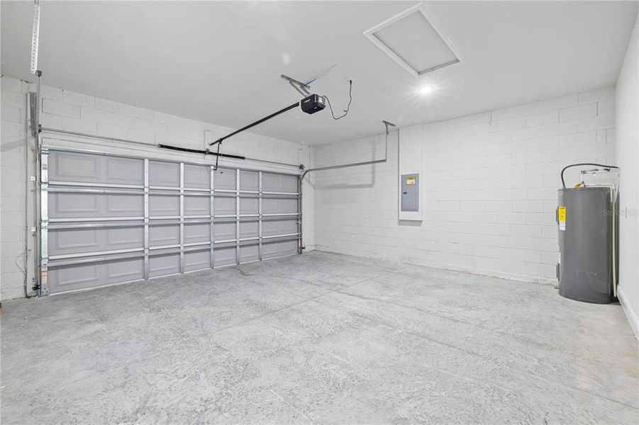 Spacious, unfurnished interior of a new home in , Ocala (Image 53).