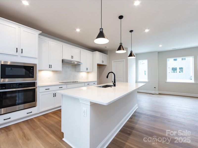 Quartz Countertops and Functional Design