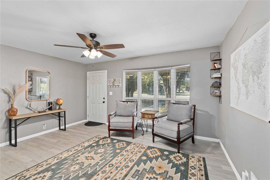 Sitting room in entry
