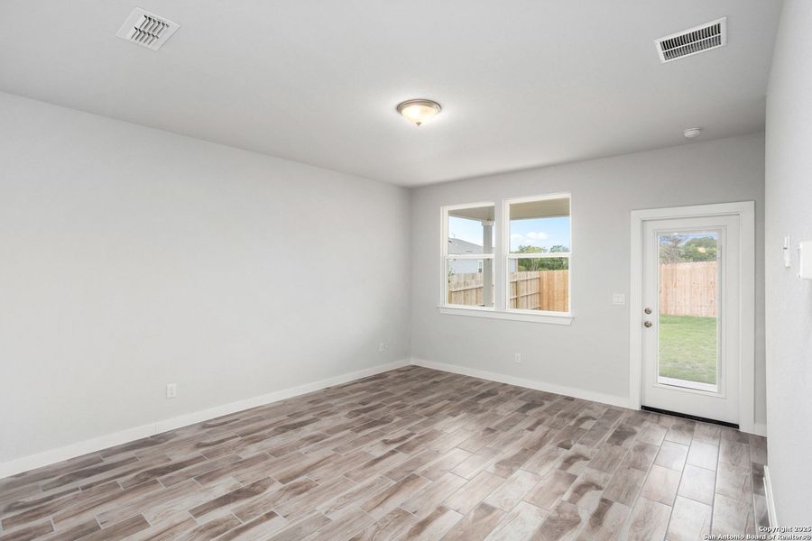 Spacious, unfurnished interior of a new home in Weston Oaks, San Antonio (Image 13). Spacious, unfurnished interior of a new home in Weston Oaks, San Antonio (Image 13).