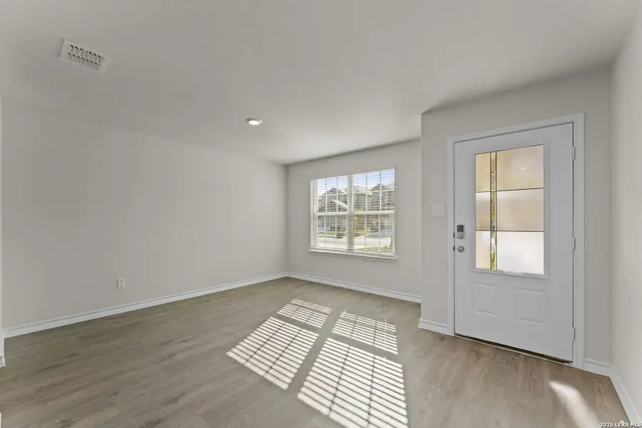 Spacious, unfurnished interior of a new home in Laurel Vistas, San Antonio (Image 29).