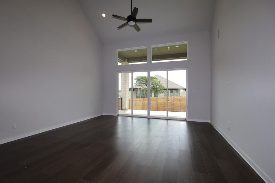 Spacious, unfurnished interior of a new home in Wolf Ranch, Georgetown (Image 14).