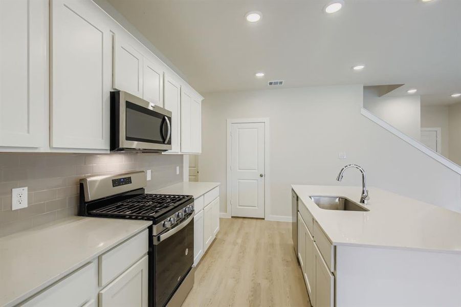 Furnished interior view inside a new home in Ambergrove, Royse City (Image 8).