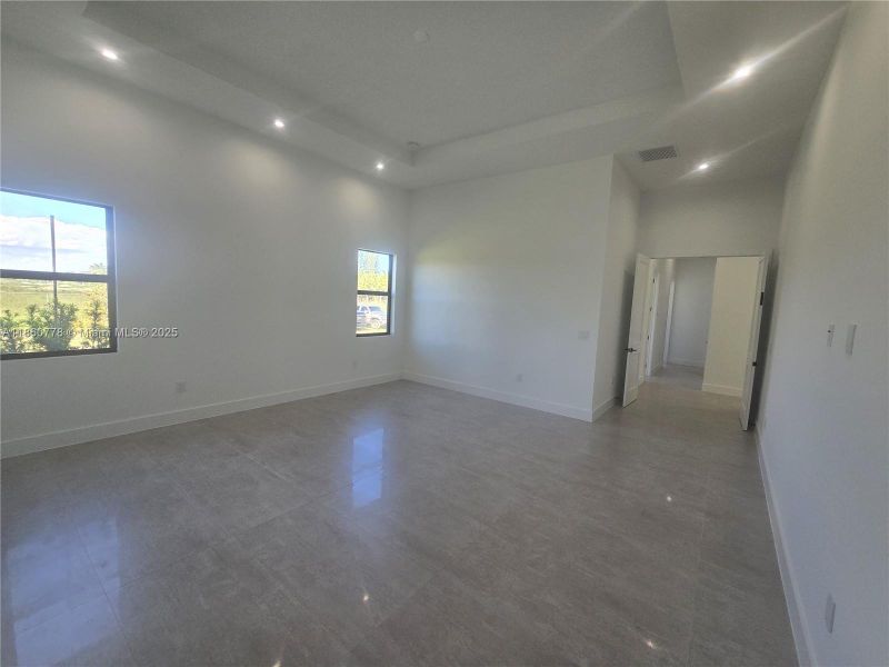 Spacious, unfurnished interior of a new home in , Homestead (Image 67).
