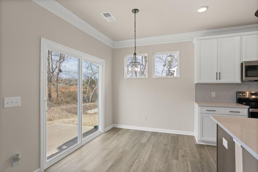Spacious, unfurnished interior of a new home in Greenrich Mill, Simpsonville (Image 20).