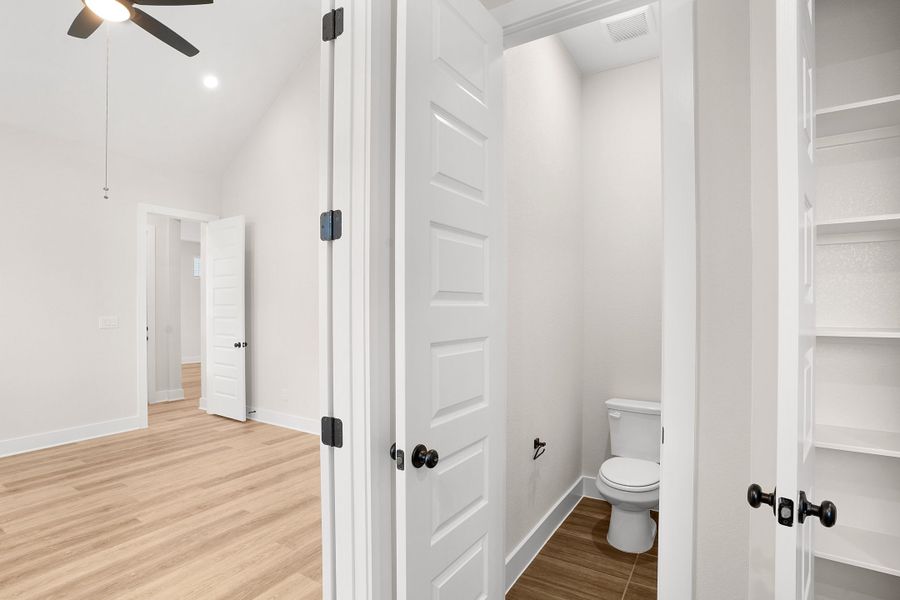 Spacious, unfurnished interior of a new home in Broken Oak, Georgetown (Image 32).