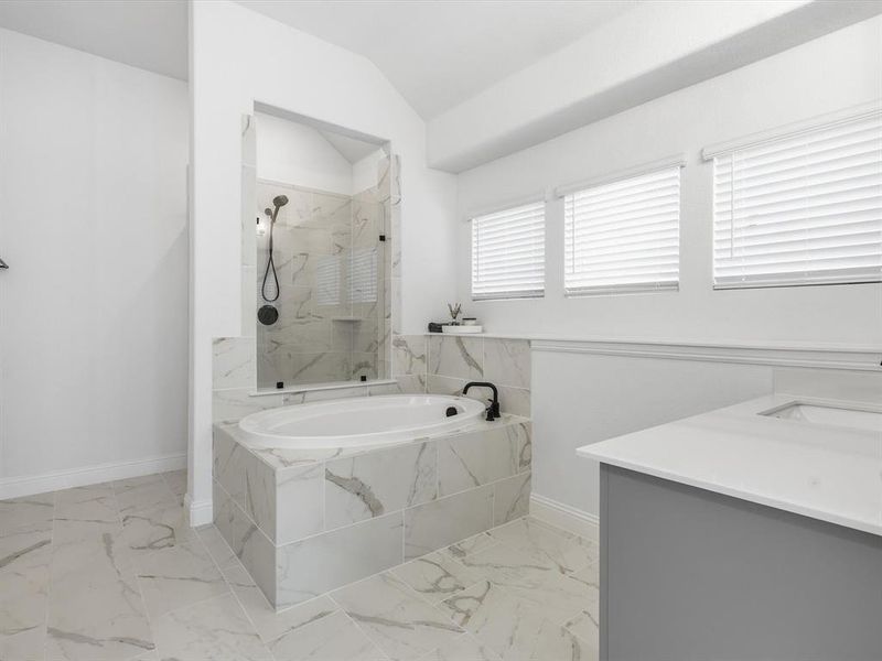 Furnished interior view inside a new home in Nelson Lake, Rockwall (Image 16). Furnished interior view inside a new home in Nelson Lake, Rockwall (Image 16).