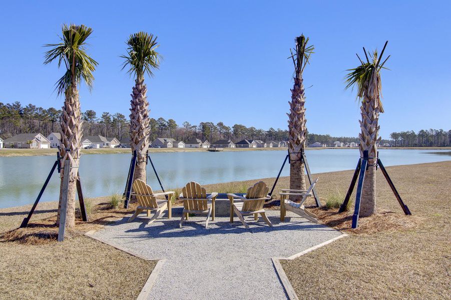 Community amenities in French Quarter Creek, Huger (Image 41).