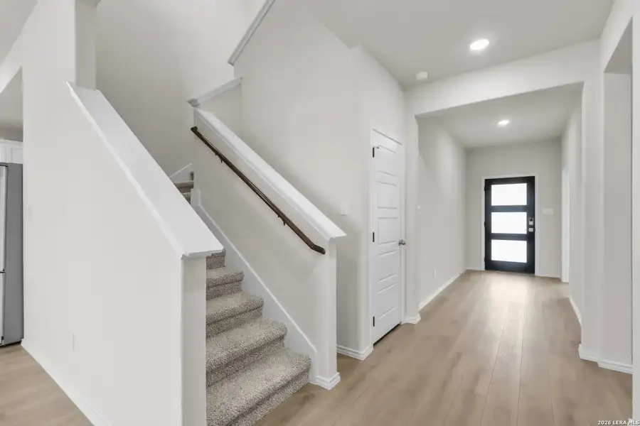 Spacious, unfurnished interior of a new home in Comanche Ridge, San Antonio (Image 30). Spacious, unfurnished interior of a new home in Comanche Ridge, San Antonio (Image 30).