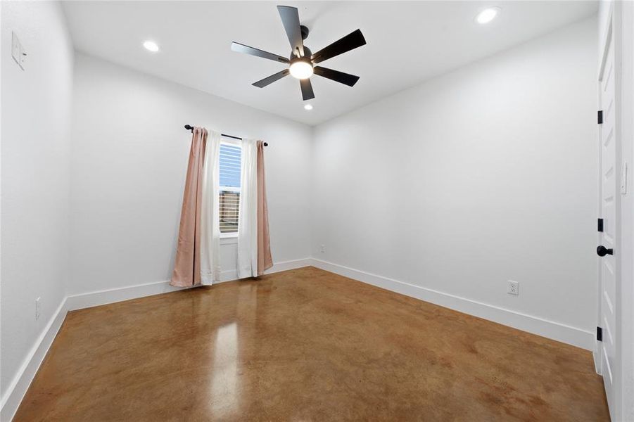 Spacious, unfurnished interior of a new home in , Mabank (Image 16).