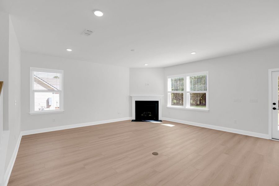 Spacious, unfurnished interior of a new home in Oakleaf Chase, Blythewood (Image 26).