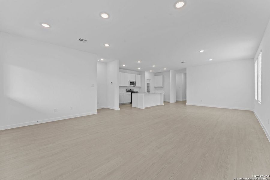 Spacious, unfurnished interior of a new home in , New Braunfels (Image 10). Spacious, unfurnished interior of a new home in , New Braunfels (Image 10).