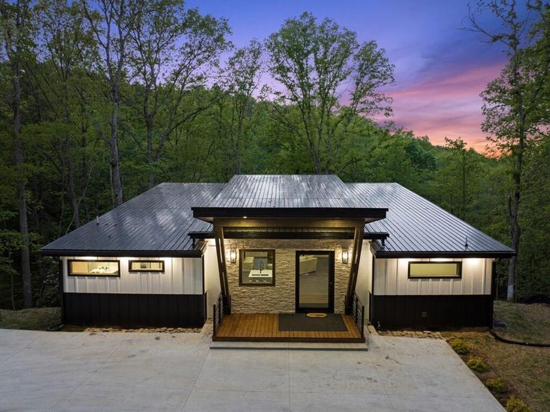 Front exterior of a new home in , Blue Ridge, GA, highlighting curb appeal (Image 25). Front exterior of a new home in , Blue Ridge, GA, highlighting curb appeal (Image 25).