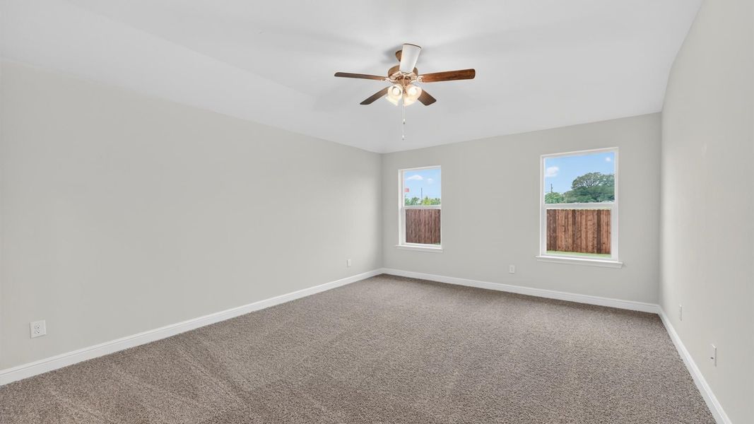 Spacious, unfurnished interior of a new home in Sandstone Estates, Granbury (Image 16).