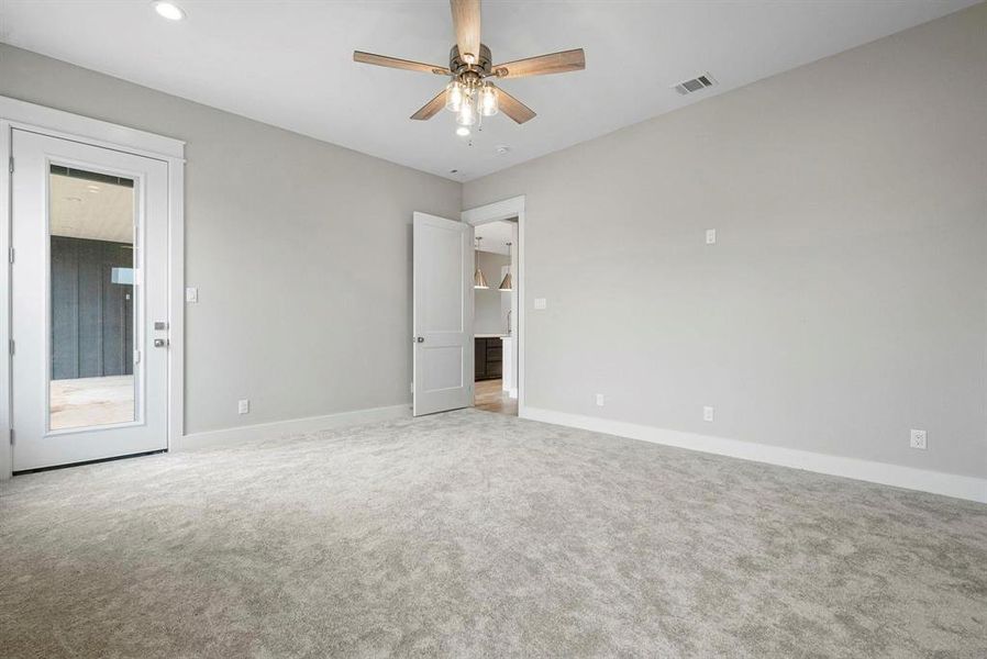 Spacious, unfurnished interior of a new home in , Weatherford (Image 22). Spacious, unfurnished interior of a new home in , Weatherford (Image 22).