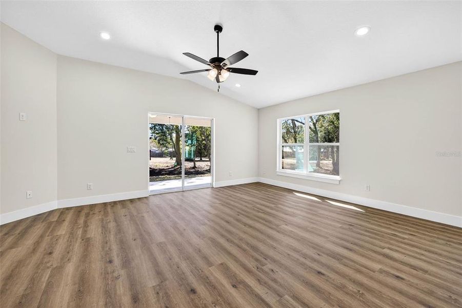 Spacious, unfurnished interior of a new home in , Dade City (Image 35).