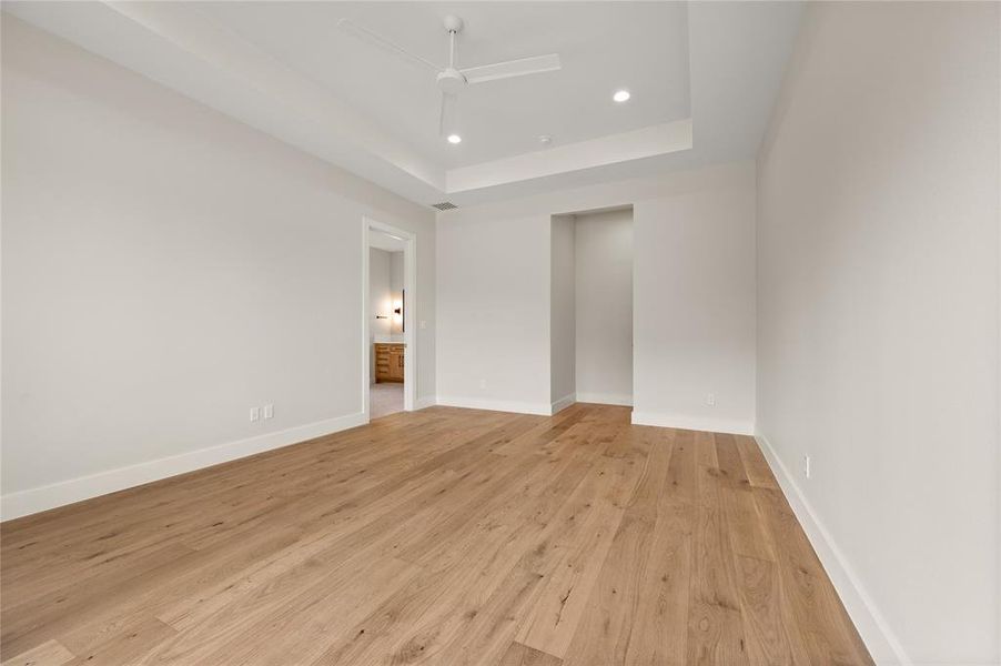 Spacious, unfurnished interior of a new home in , Richardson (Image 35).