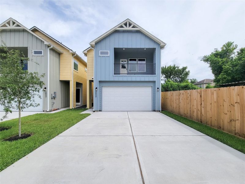 Front exterior of a new home in , Houston, TX, highlighting curb appeal (Image 1). Front exterior of a new home in , Houston, TX, highlighting curb appeal (Image 1).