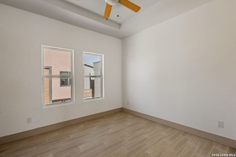 Spacious, unfurnished interior of a new home in , Eagle Pass (Image 18).