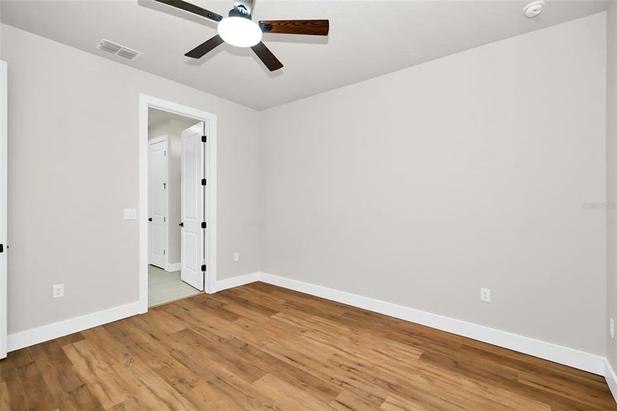 Spacious, unfurnished interior of a new home in , Dunnellon (Image 29).