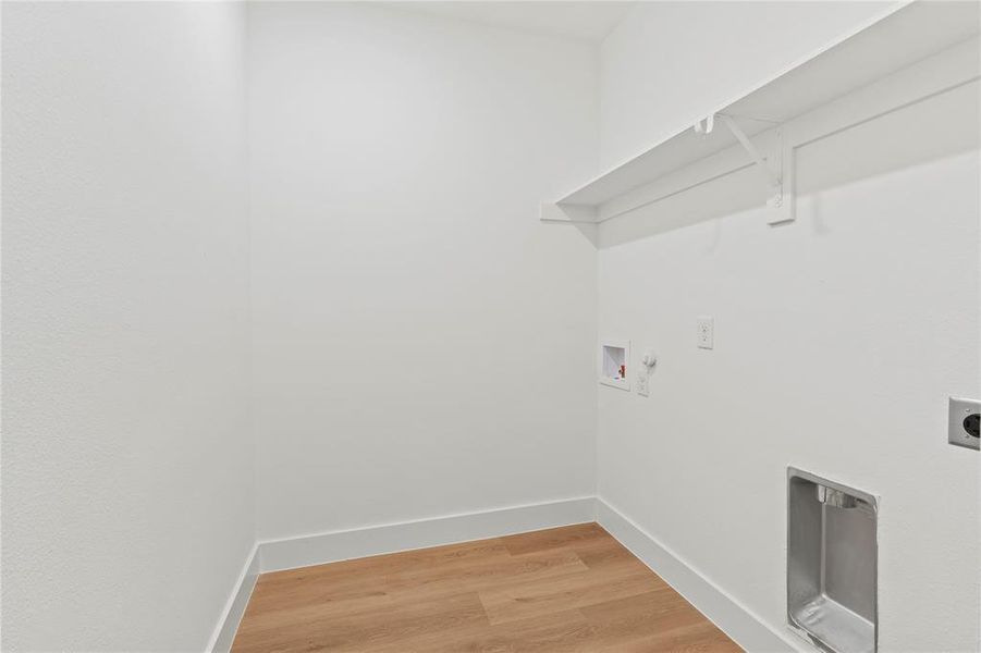 Spacious, unfurnished interior of a new home in , Dallas (Image 15). Spacious, unfurnished interior of a new home in , Dallas (Image 15).