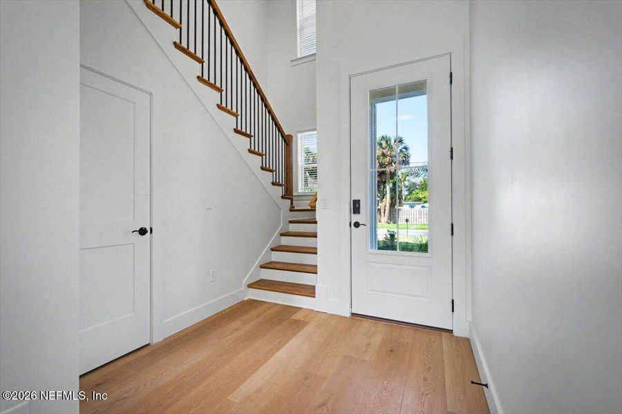 Spacious, unfurnished interior of a new home in , Jacksonville Beach (Image 16).