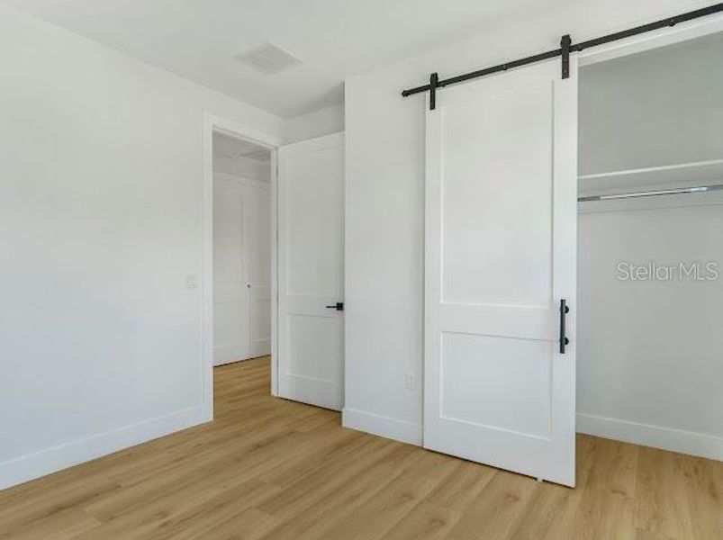 Spacious, unfurnished interior of a new home in , Oakland (Image 42).
