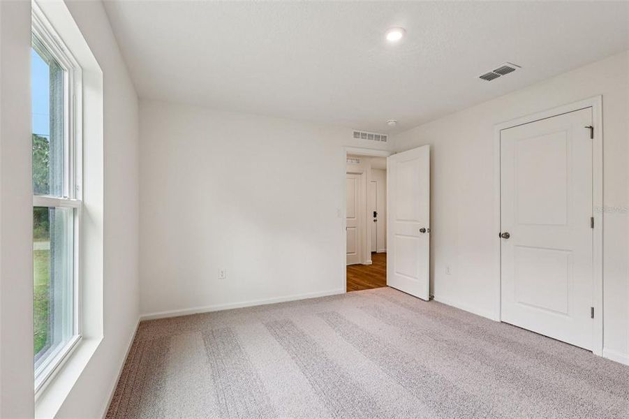 Spacious, unfurnished interior of a new home in Palm Bay Classic, Palm Bay (Image 24).