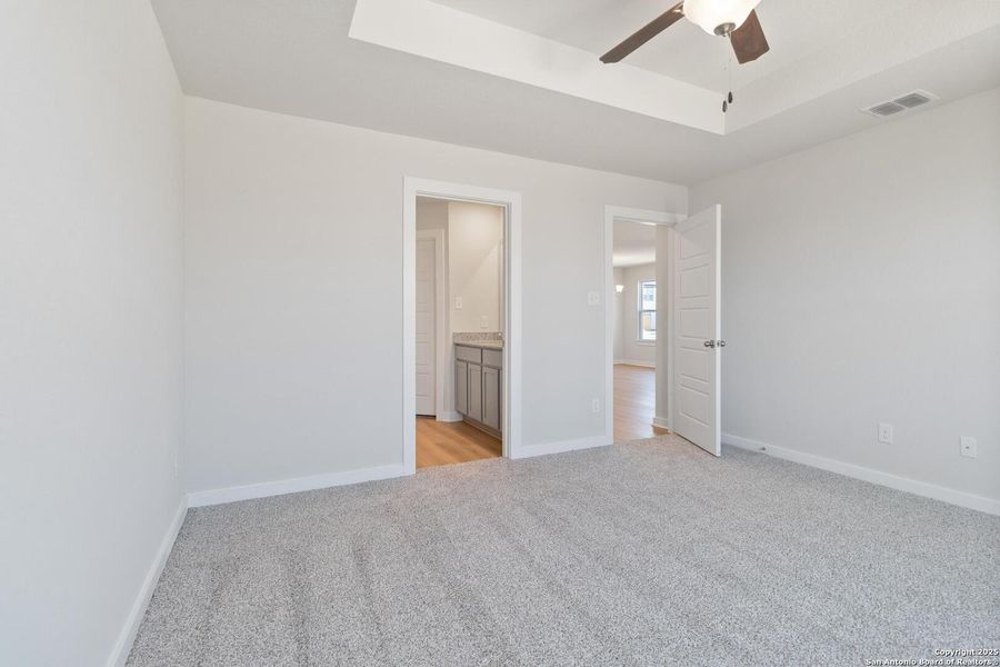 Spacious, unfurnished interior of a new home in Willow Point, San Antonio (Image 14). Spacious, unfurnished interior of a new home in Willow Point, San Antonio (Image 14).
