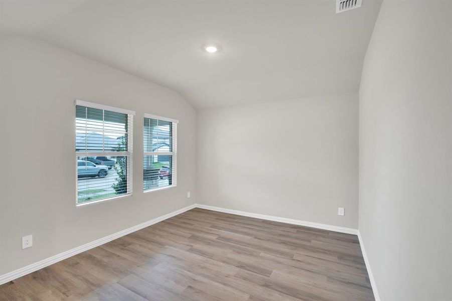 Spacious, unfurnished interior of a new home in Stonehaven, Seagoville (Image 18). Spacious, unfurnished interior of a new home in Stonehaven, Seagoville (Image 18).