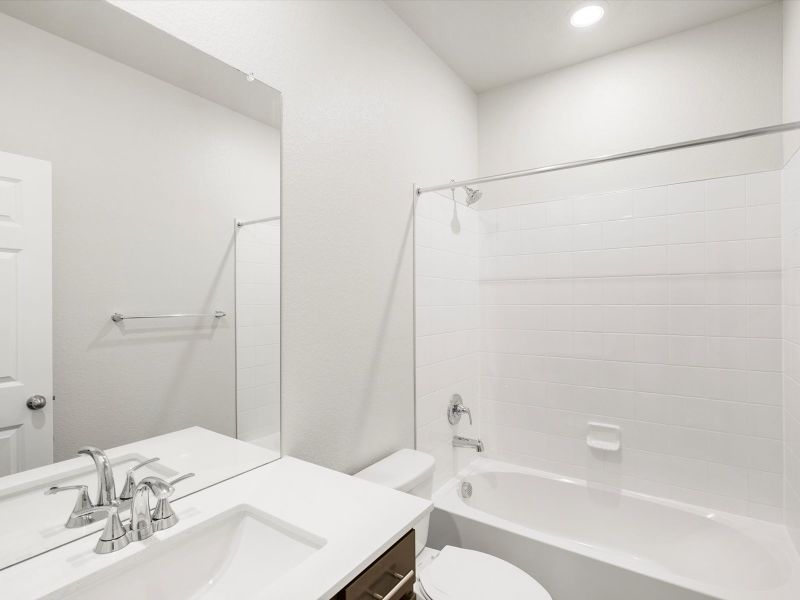 Furnished interior view inside a new home in Lake Bluff, Greeley (Image 5).