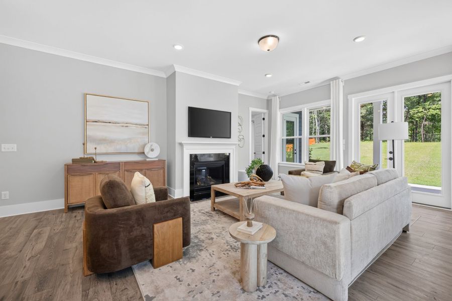 Furnished interior view inside a new home in Edgewater - Harbor Pointe, Lancaster (Image 13).