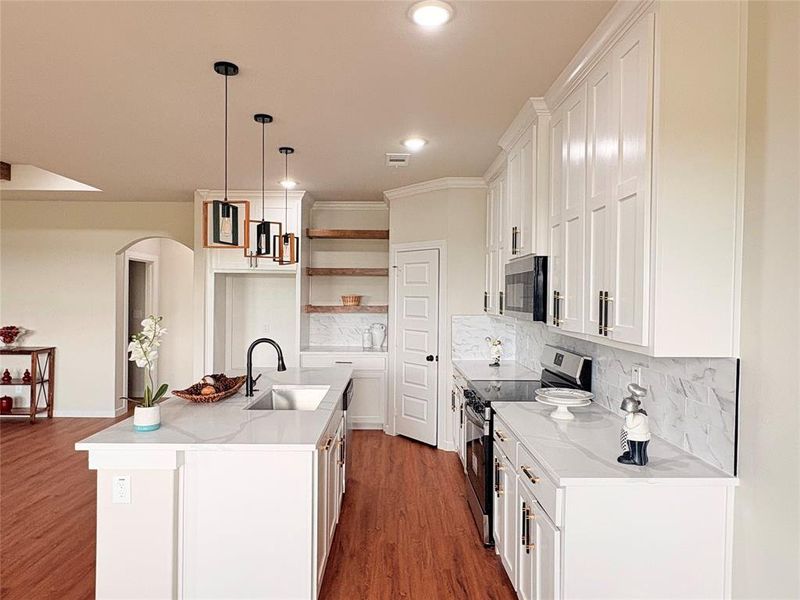 Furnished interior view inside a new home in , Quinlan (Image 11).