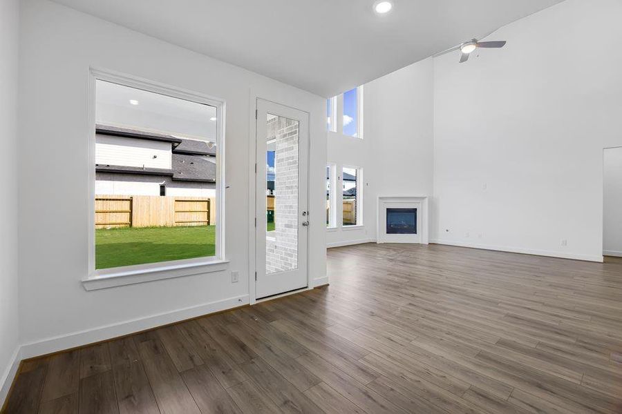 9230 Bossley Park ~ Ready Now