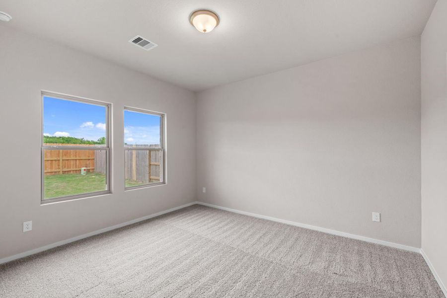 Spacious, unfurnished interior of a new home in Creekhaven, Rosharon (Image 16).