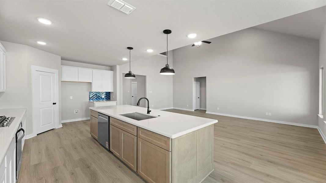 10. 9305 Shadow - Kitchen (3) 10. 9305 Shadow - Kitchen (3)