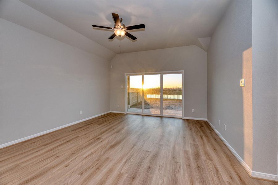 Spacious, unfurnished interior of a new home in Aldeana - Paintbrush Collection, Bonney (Image 19).