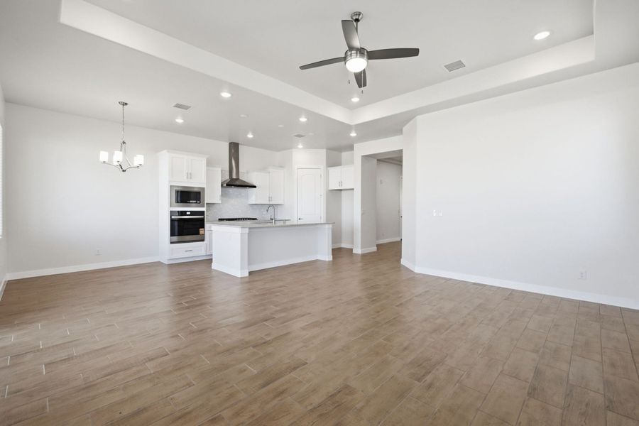 Spacious, unfurnished interior of a new home in Emerald Estates, El Paso (Image 14).