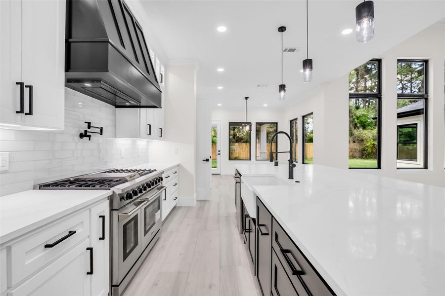 Furnished interior view inside a new home in , Tomball (Image 9).