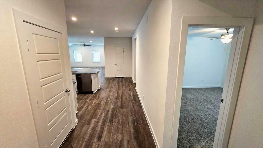 Spacious, unfurnished interior of a new home in Caldwell Ranch, Rosharon (Image 14).