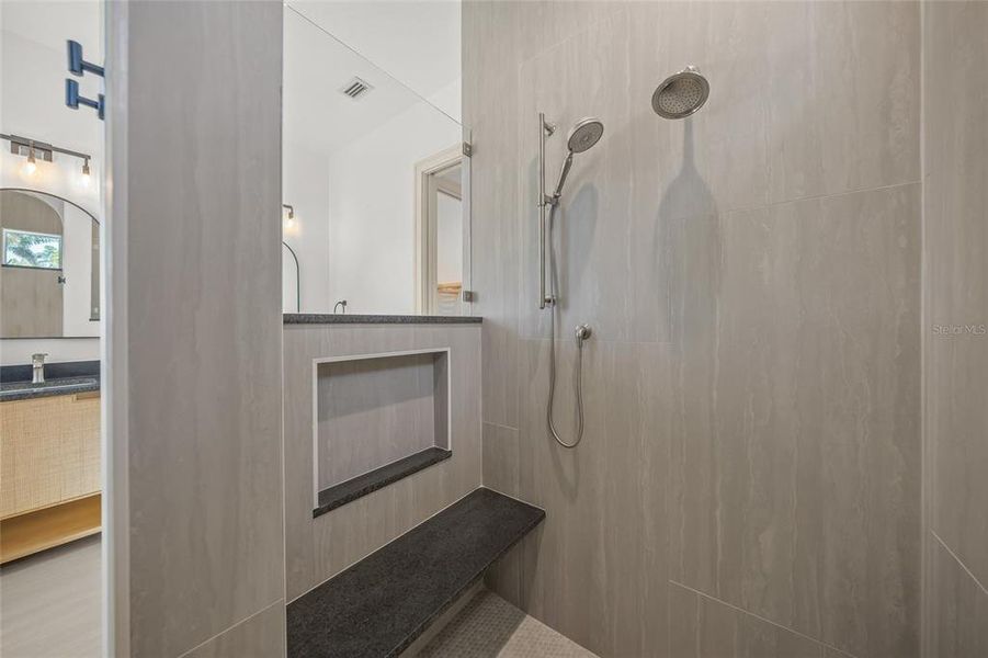 Furnished interior view inside a new home in , Venice (Image 11).