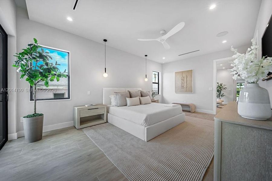 Furnished interior view inside a new home in , Fort Lauderdale (Image 45).