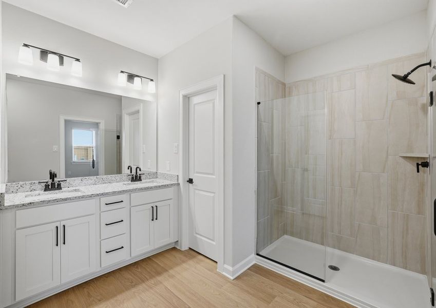 Oak - TX | Primary Bathroom – Vanity & Walk-In Shower