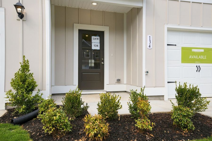Exterior details and patio area of a home in Ironhorse, Dickson (Image 3).