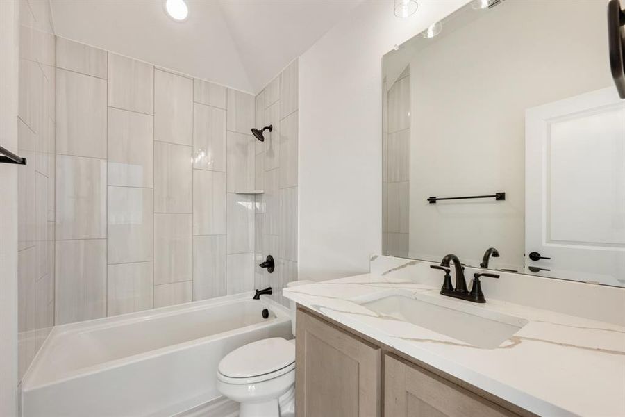 Furnished interior view inside a new home in Eagle Glen 50, Alvarado (Image 6). Furnished interior view inside a new home in Eagle Glen 50, Alvarado (Image 6).