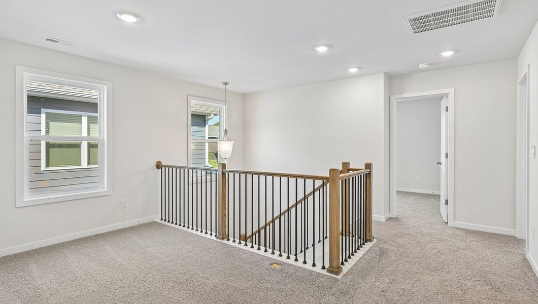 Spacious, unfurnished interior of a new home in Oak Grove Hill, Huntersville (Image 28).