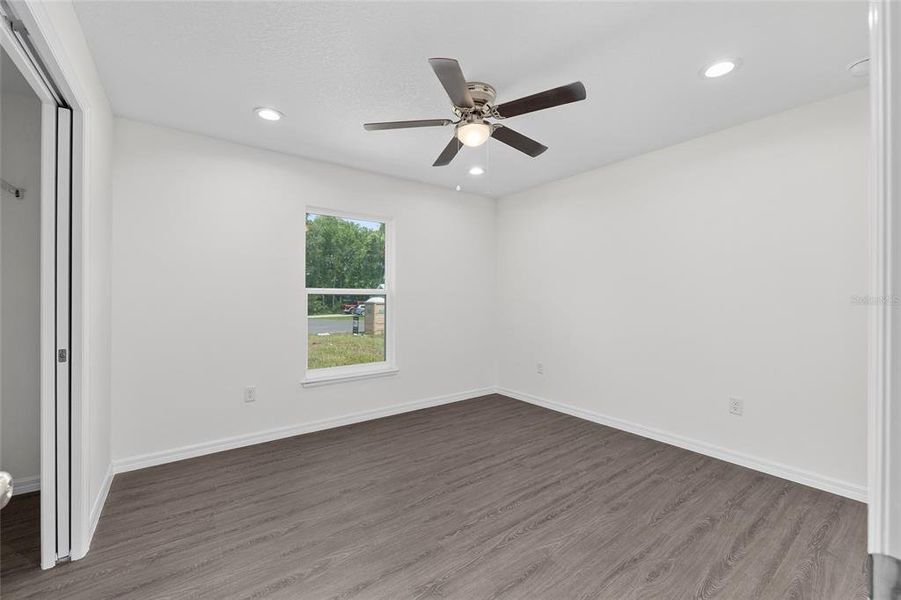 Spacious, unfurnished interior of a new home in , Dunnellon (Image 25).