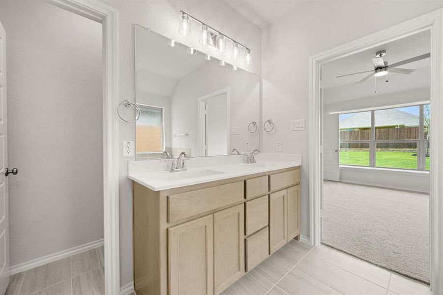 DFW-Summer Crest-Concept 1455-4549 Lyre Leaf Drive- Primary Suite -Risewell Homes-6 DFW-Summer Crest-Concept 1455-4549 Lyre Leaf Drive- Primary Suite -Risewell Homes-6